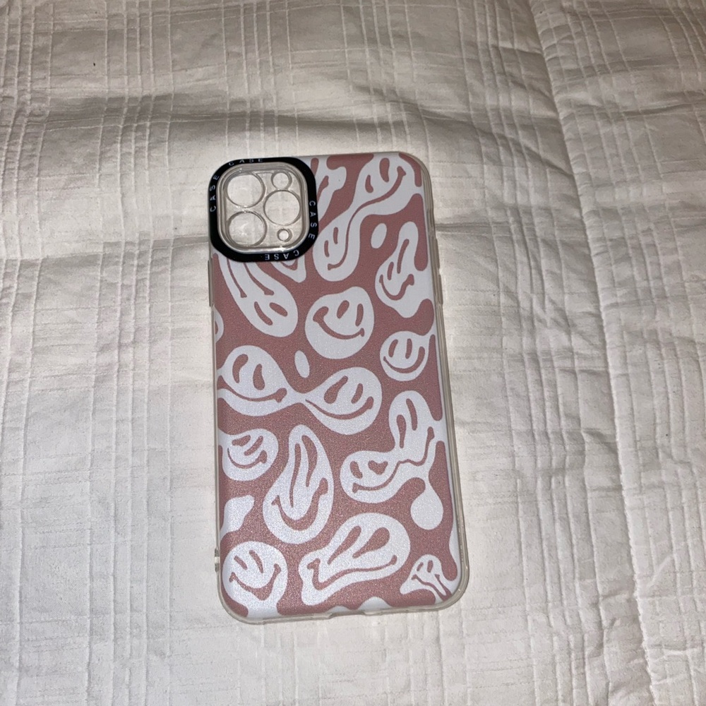 iphone 11 max pro smiley face case